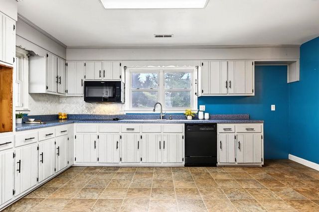 138 TINKLING SPRING RD, Fishersville, VA 22939