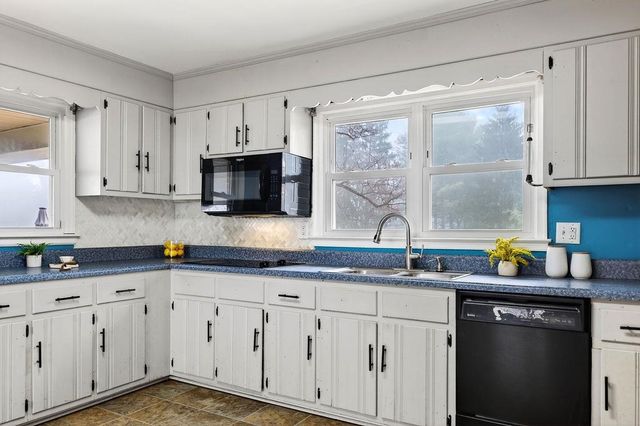 138 TINKLING SPRING RD, Fishersville, VA 22939