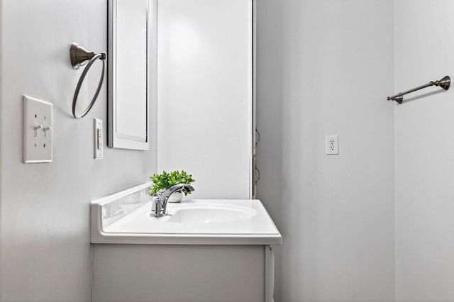 138 TINKLING SPRING RD, Fishersville, VA 22939