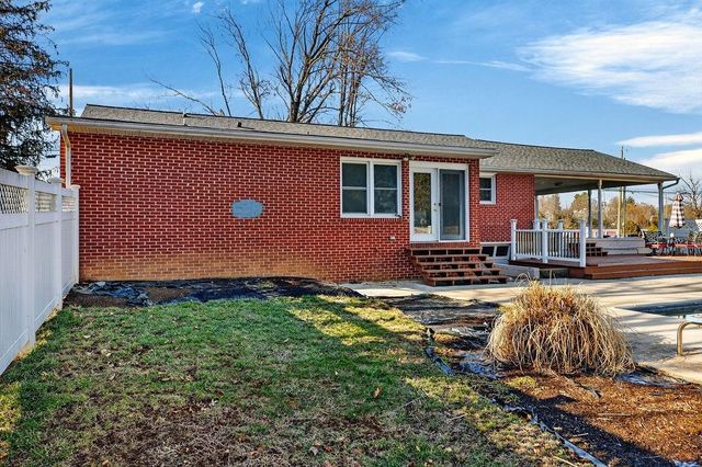 138 TINKLING SPRING RD, Fishersville, VA 22939