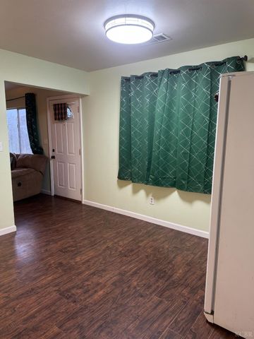 11861 Chris Lane, Hanford, CA 93230