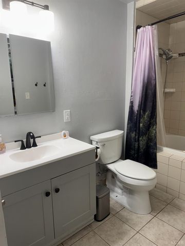 11861 Chris Lane, Hanford, CA 93230