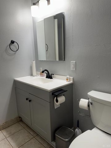 11861 Chris Lane, Hanford, CA 93230