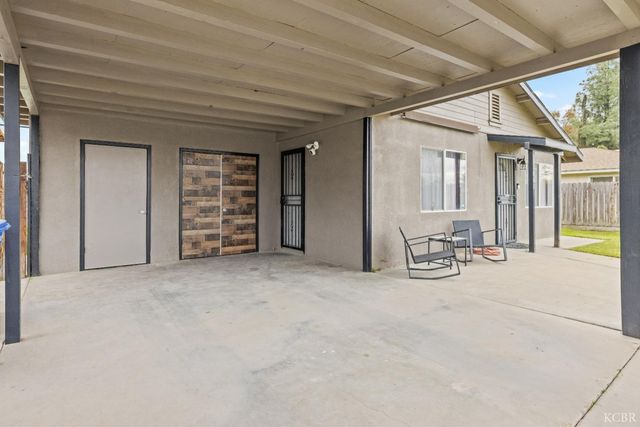 11861 Chris Lane, Hanford, CA 93230