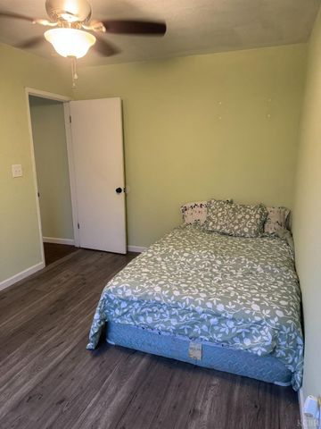 11861 Chris Lane, Hanford, CA 93230