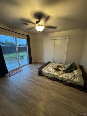 11861 Chris Lane, Hanford, CA 93230