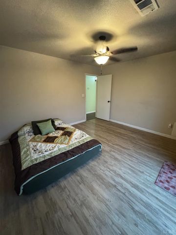 11861 Chris Lane, Hanford, CA 93230