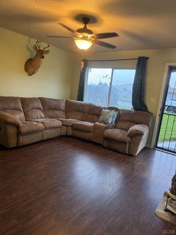 11861 Chris Lane, Hanford, CA 93230