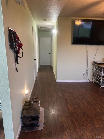 11861 Chris Lane, Hanford, CA 93230