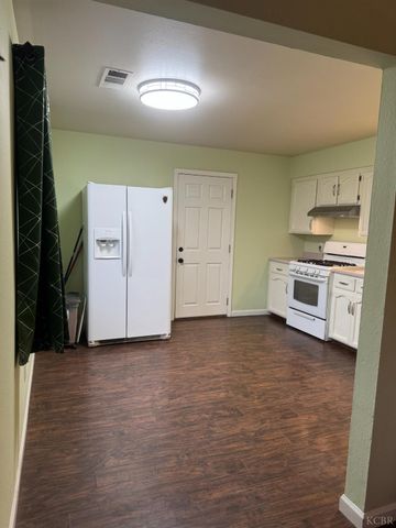 11861 Chris Lane, Hanford, CA 93230