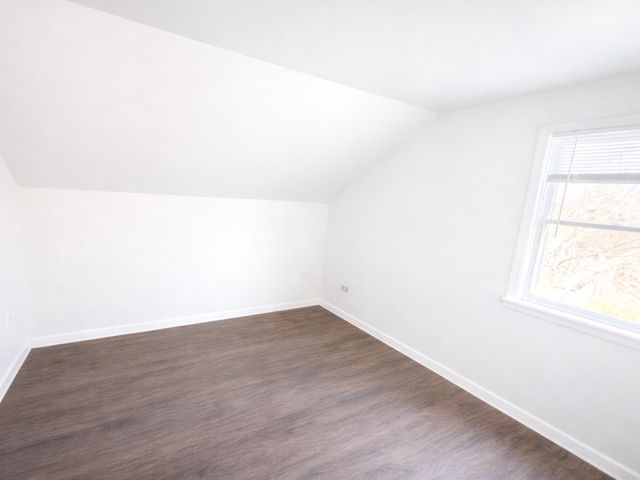 1911 Hebron Avenue, Zion, IL 60099