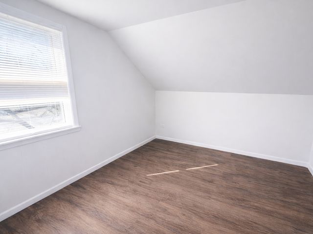 1911 Hebron Avenue, Zion, IL 60099