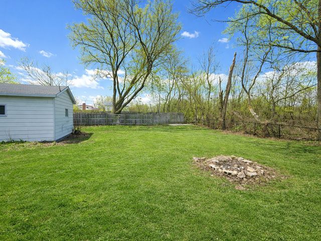1911 Hebron Avenue, Zion, IL 60099