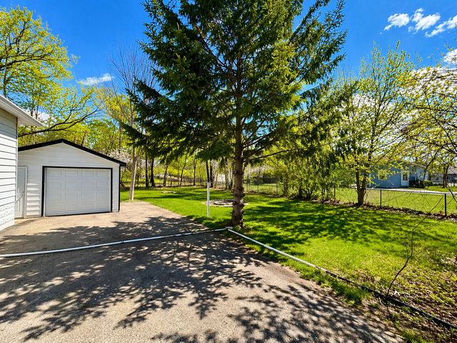 1911 Hebron Avenue, Zion, IL 60099