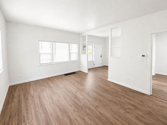 1911 Hebron Avenue, Zion, IL 60099