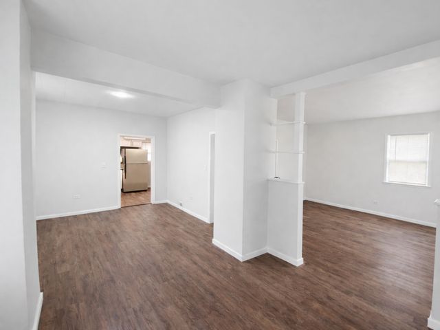 1911 Hebron Avenue, Zion, IL 60099