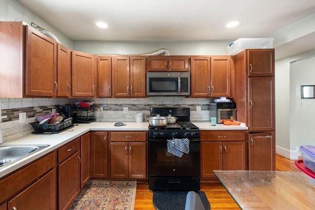 285 Green St 2, Brockton, MA 02301