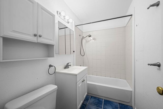 765 GROVE Drive 103, Buffalo Grove, IL 60089