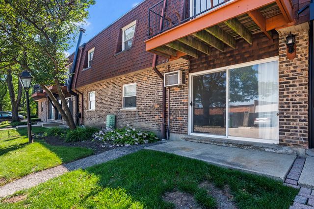 765 GROVE Drive 103, Buffalo Grove, IL 60089