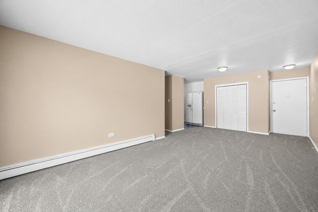 765 GROVE Drive 103, Buffalo Grove, IL 60089