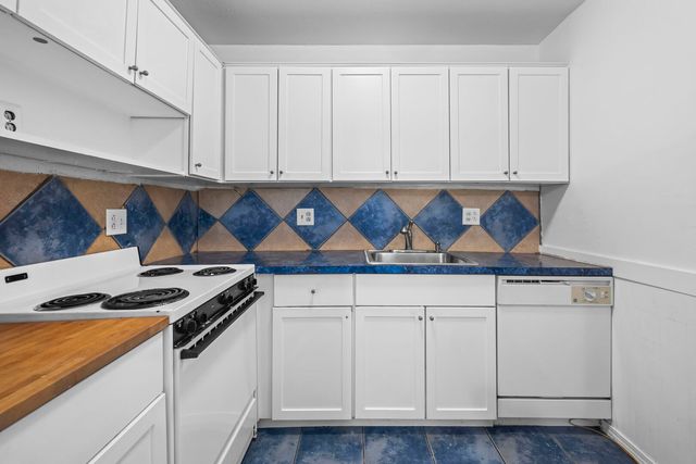 765 GROVE Drive 103, Buffalo Grove, IL 60089