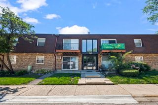 765 GROVE Drive 103, Buffalo Grove, IL 60089