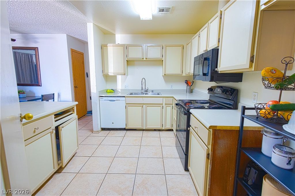 4529 Halbert Avenue, Las Vegas, NV 89110 — photo 3