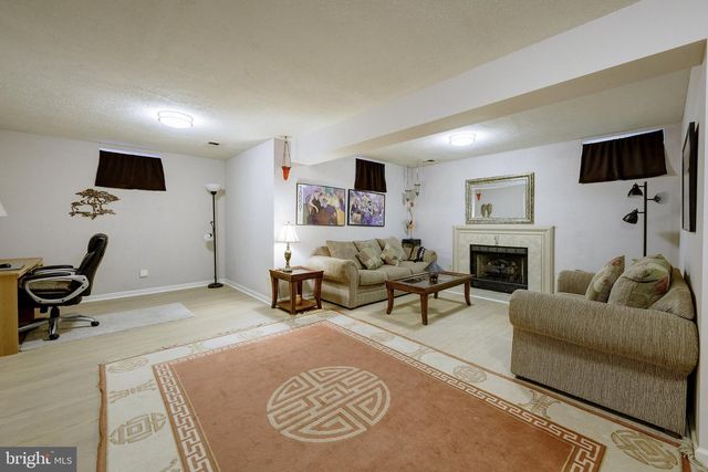 15469 CAGNEY CT, Woodbridge, VA 22193