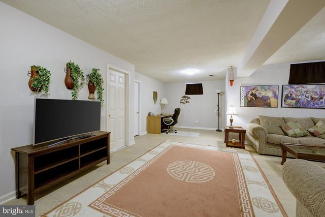 15469 CAGNEY CT, Woodbridge, VA 22193