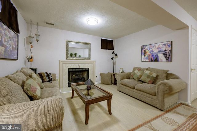 15469 CAGNEY CT, Woodbridge, VA 22193