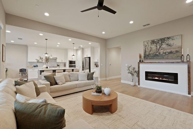 2784 Grove St, Lodi, CA 95242