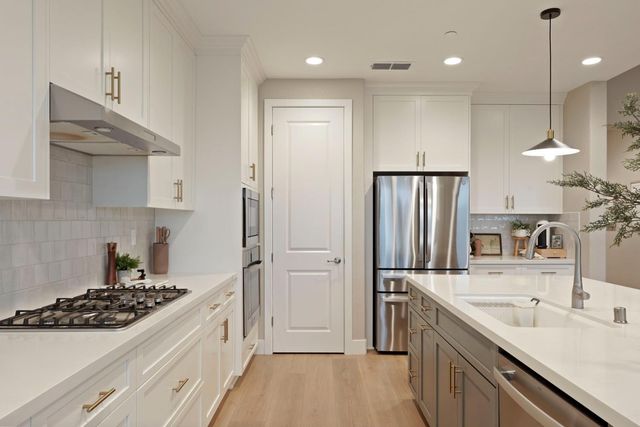 2784 Grove St, Lodi, CA 95242