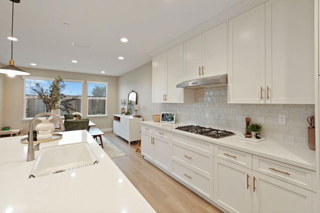 2784 Grove St, Lodi, CA 95242