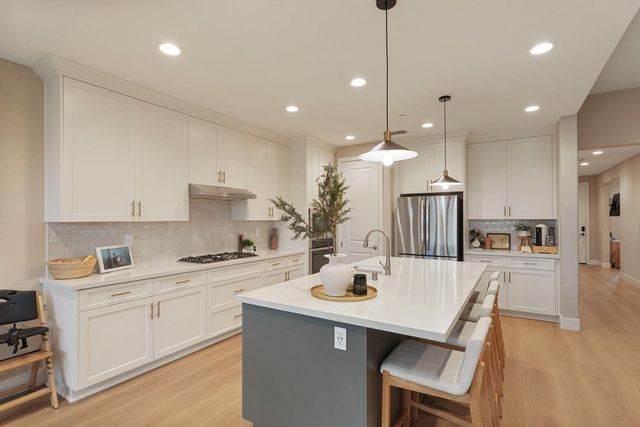 2784 Grove St, Lodi, CA 95242