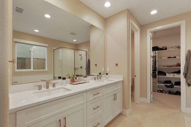 2784 Grove St, Lodi, CA 95242