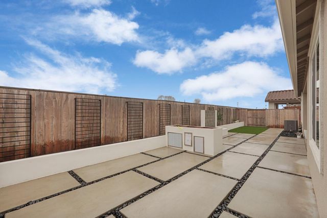 2784 Grove St, Lodi, CA 95242