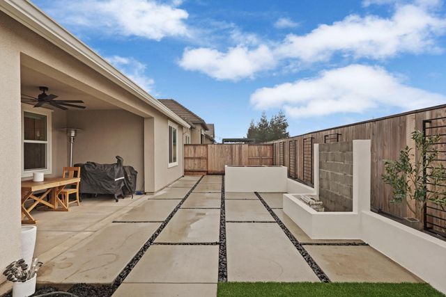 2784 Grove St, Lodi, CA 95242