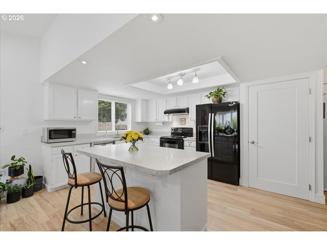 8146 Sw LORI Way, Beaverton, OR 97007