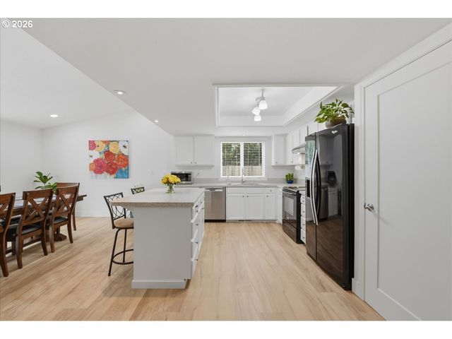 8146 Sw LORI Way, Beaverton, OR 97007
