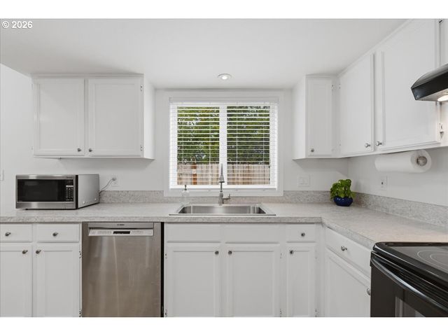 8146 Sw LORI Way, Beaverton, OR 97007