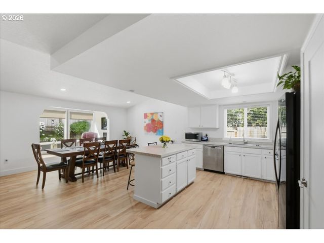 8146 Sw LORI Way, Beaverton, OR 97007