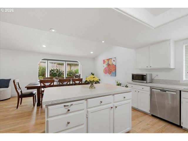 8146 Sw LORI Way, Beaverton, OR 97007