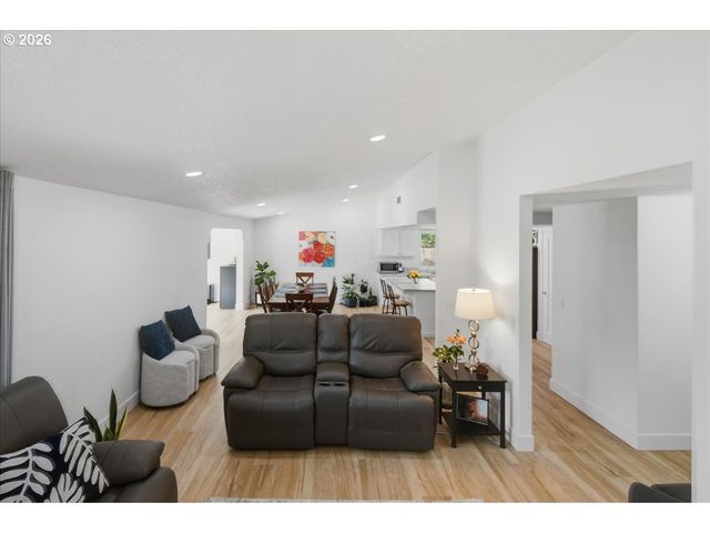 8146 Sw LORI Way, Beaverton, OR 97007