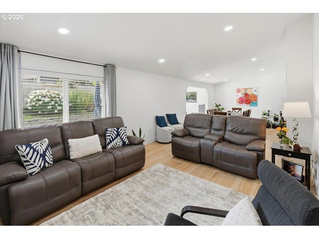 8146 Sw LORI Way, Beaverton, OR 97007