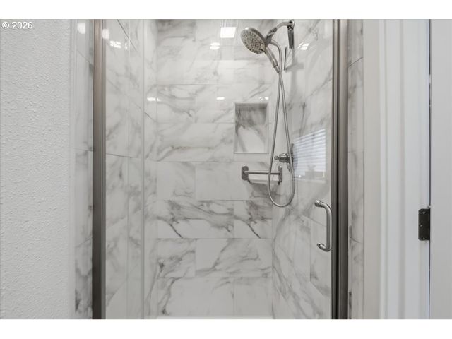 8146 Sw LORI Way, Beaverton, OR 97007