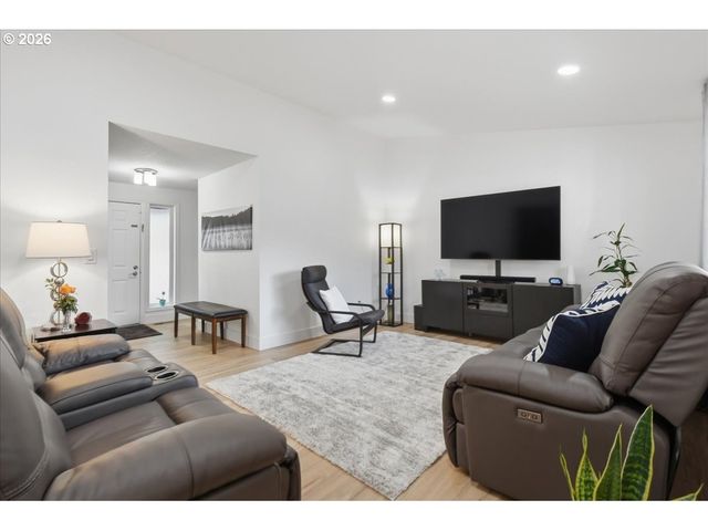 8146 Sw LORI Way, Beaverton, OR 97007