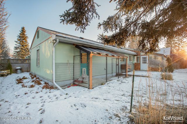 2540 Lord Baranof Drive, Anchorage, AK 99517