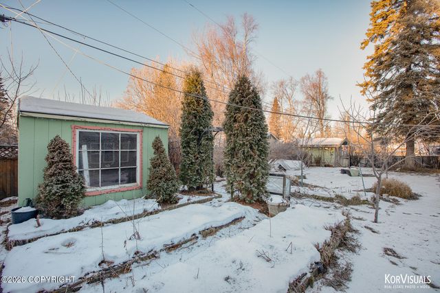 2540 Lord Baranof Drive, Anchorage, AK 99517