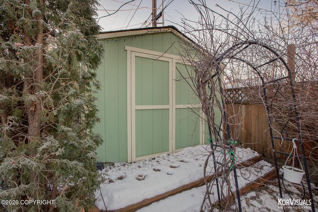 2540 Lord Baranof Drive, Anchorage, AK 99517