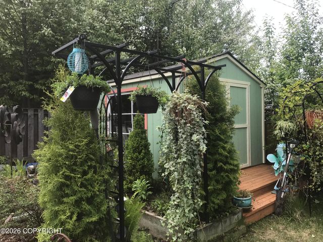 2540 Lord Baranof Drive, Anchorage, AK 99517